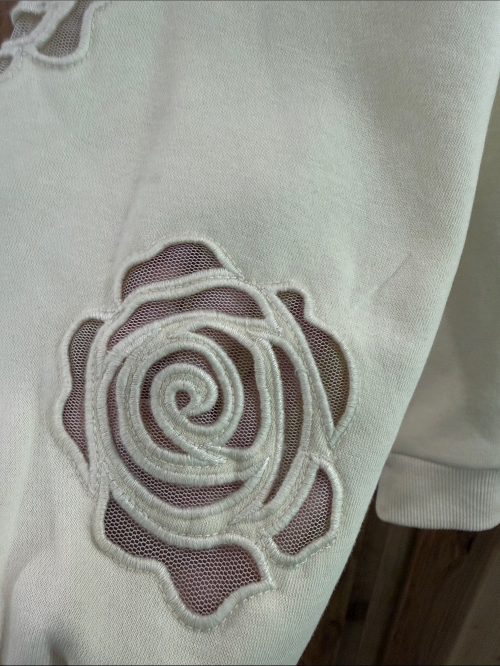 New! Grace + Karma 3X Cream Rose-Applique Sleeve Cozy Romantic Sweatshirt - Picture 4 of 11